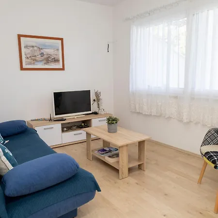 Sea View Apartment 50 M From St Rok Beach Pucisca